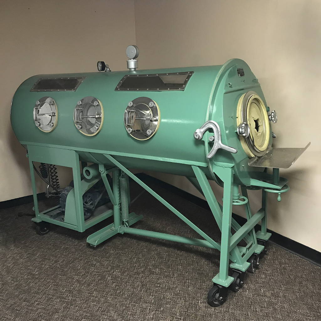 iron lung machine
